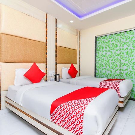 Hotel Harsha International New Delhi Bagian luar foto