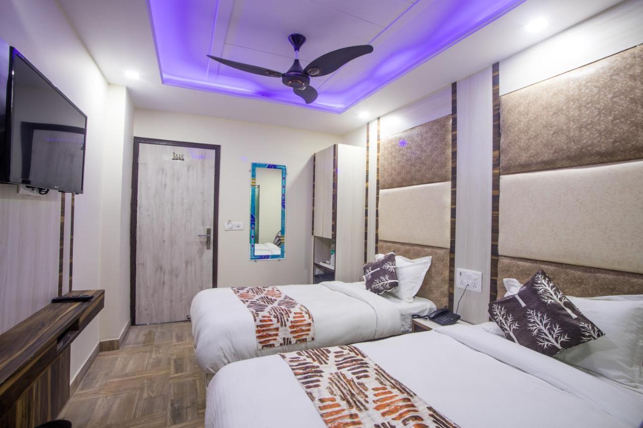 Hotel Harsha International New Delhi Bagian luar foto