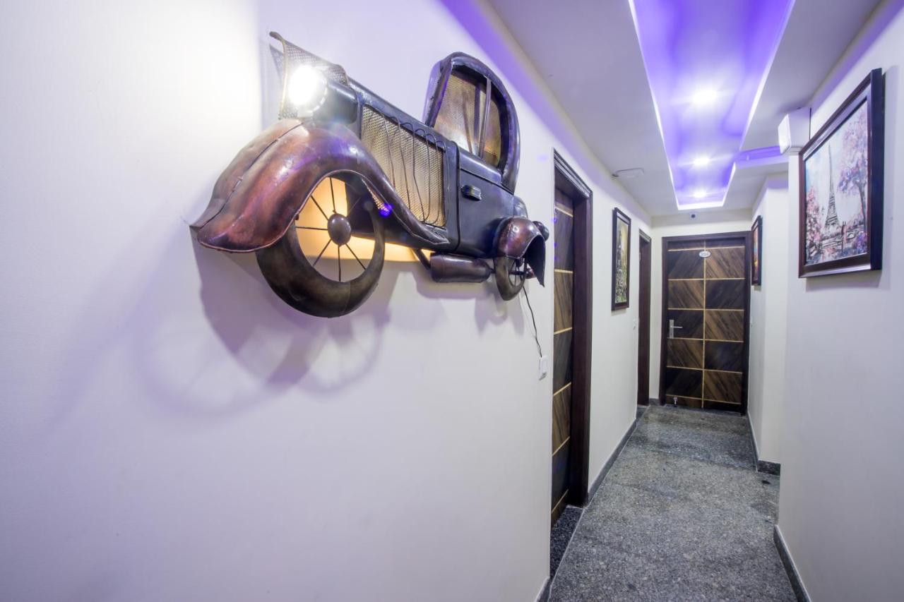 Hotel Harsha International New Delhi Bagian luar foto