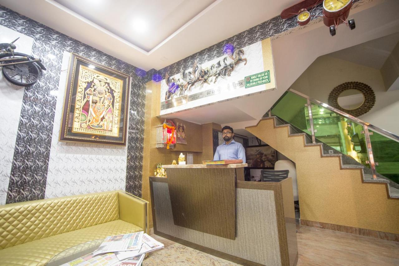 Hotel Harsha International New Delhi Bagian luar foto