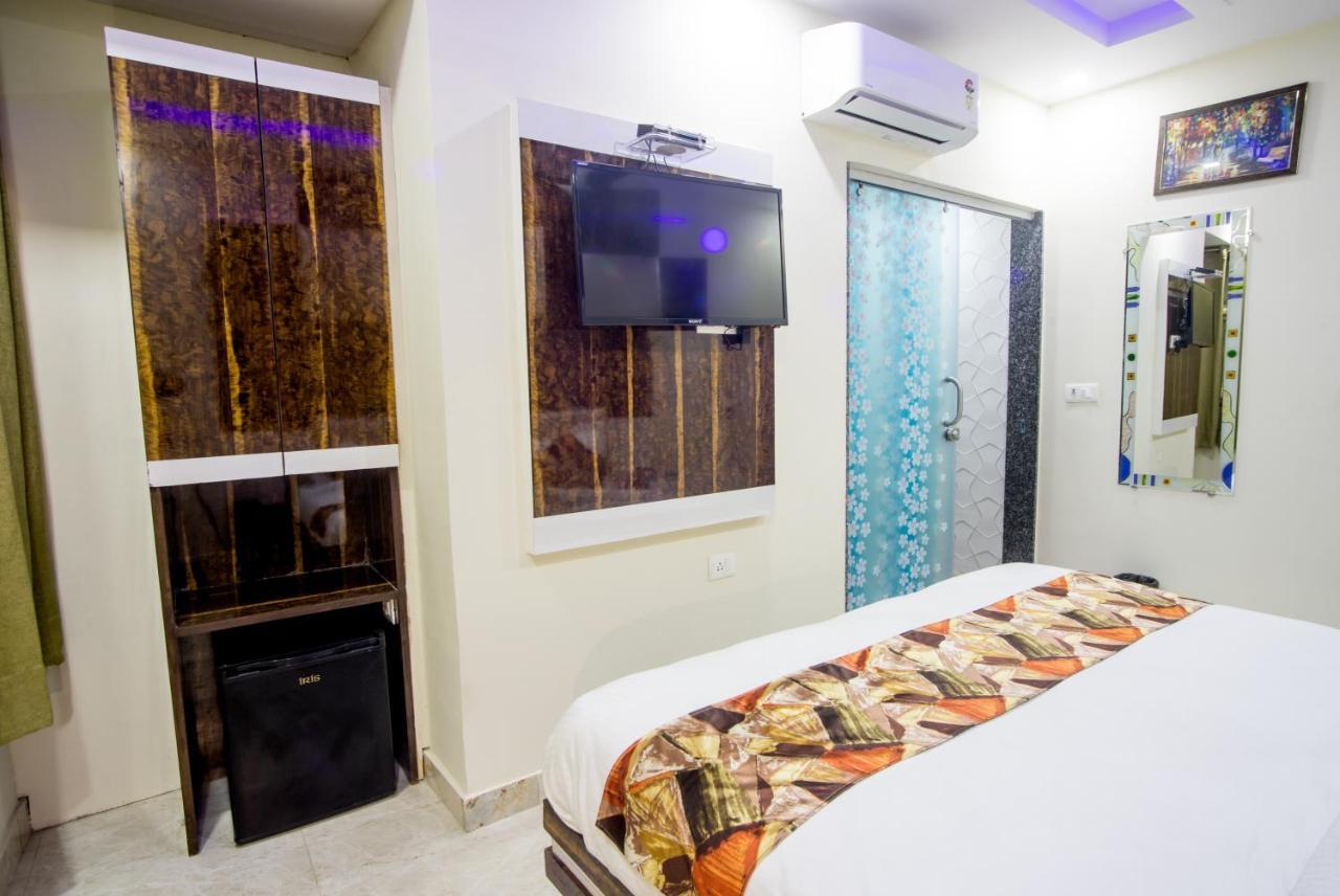 Hotel Harsha International New Delhi Bagian luar foto