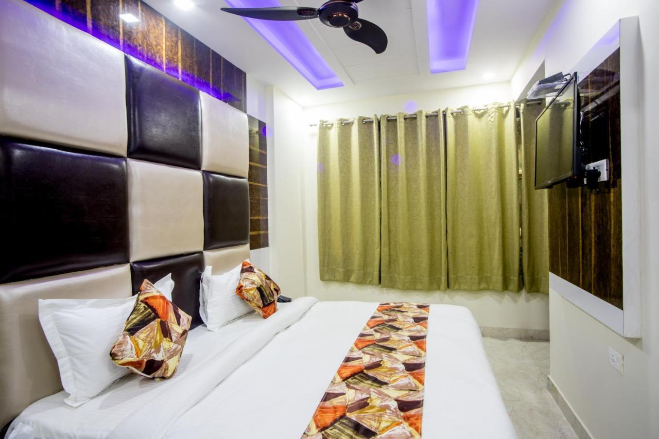 Hotel Harsha International New Delhi Bagian luar foto