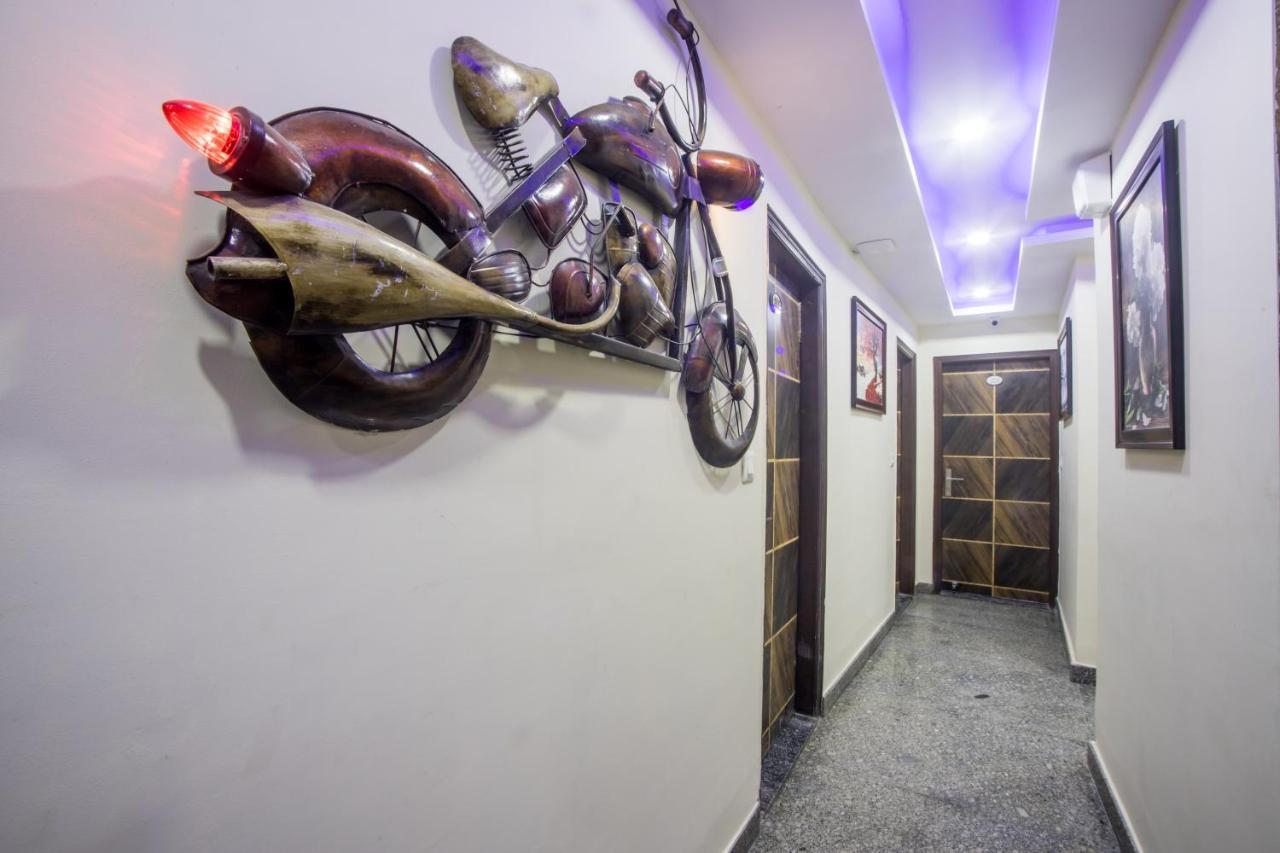 Hotel Harsha International New Delhi Bagian luar foto