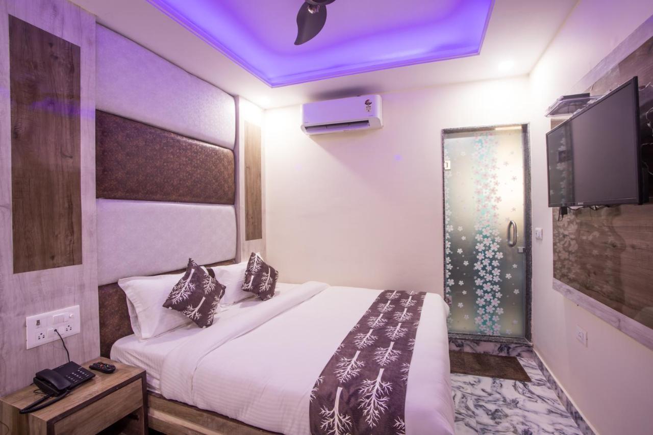 Hotel Harsha International New Delhi Bagian luar foto