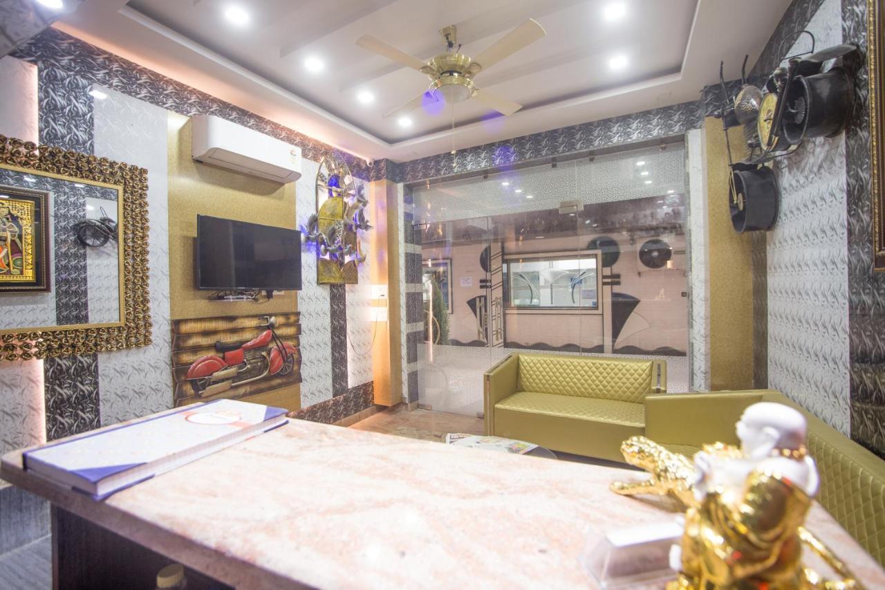 Hotel Harsha International New Delhi Bagian luar foto
