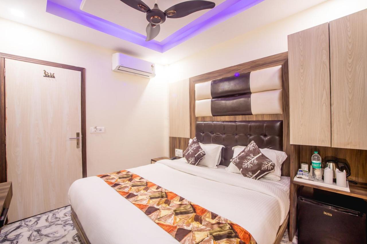 Hotel Harsha International New Delhi Bagian luar foto