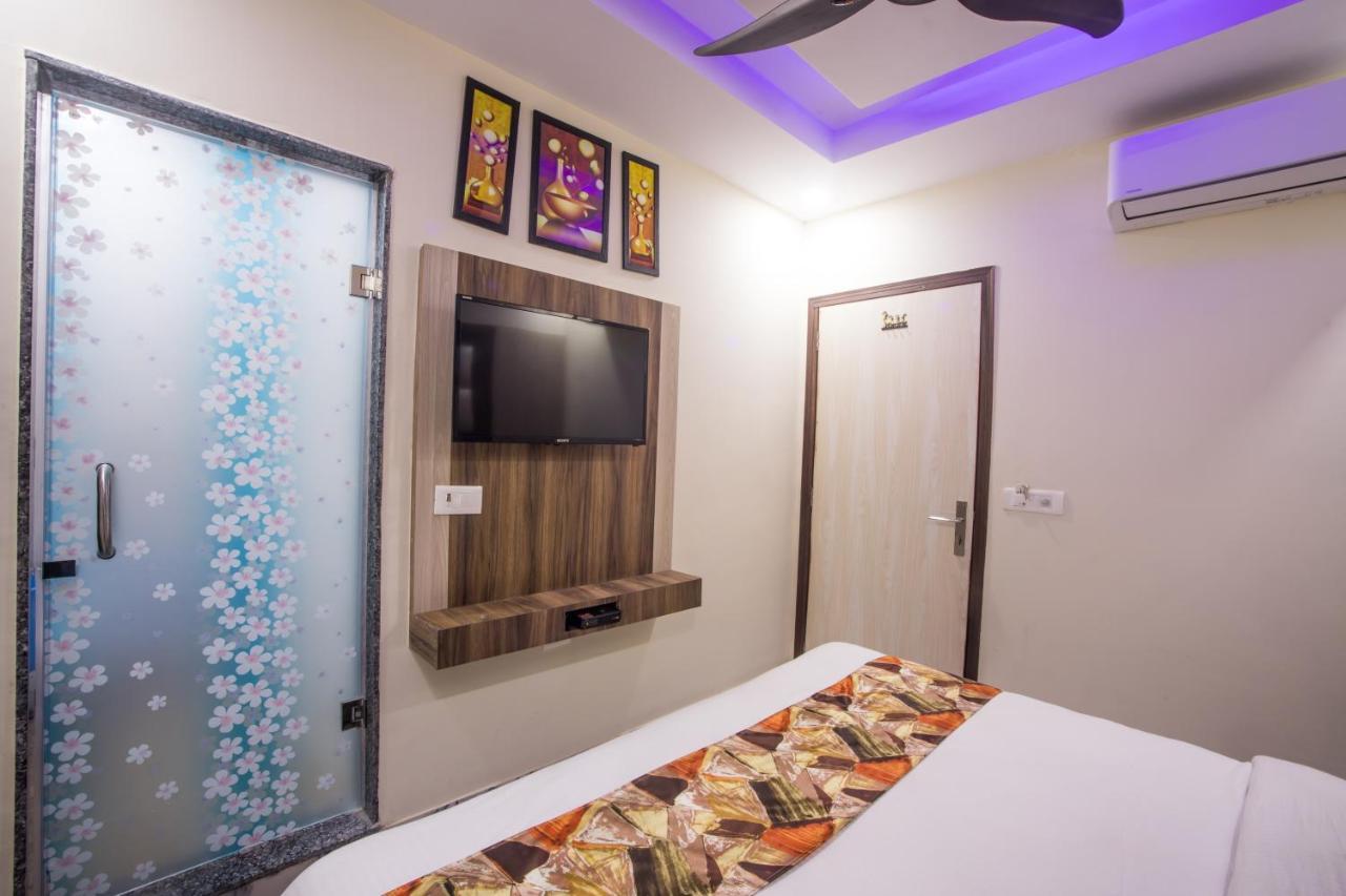 Hotel Harsha International New Delhi Bagian luar foto