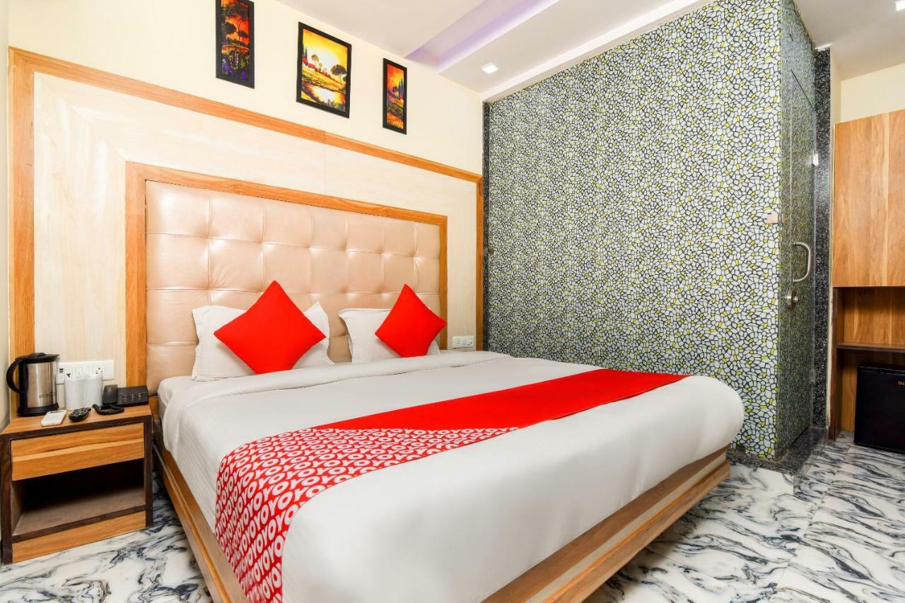 Hotel Harsha International New Delhi Bagian luar foto