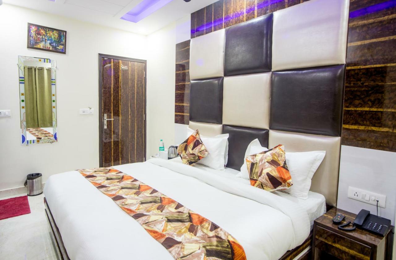 Hotel Harsha International New Delhi Bagian luar foto