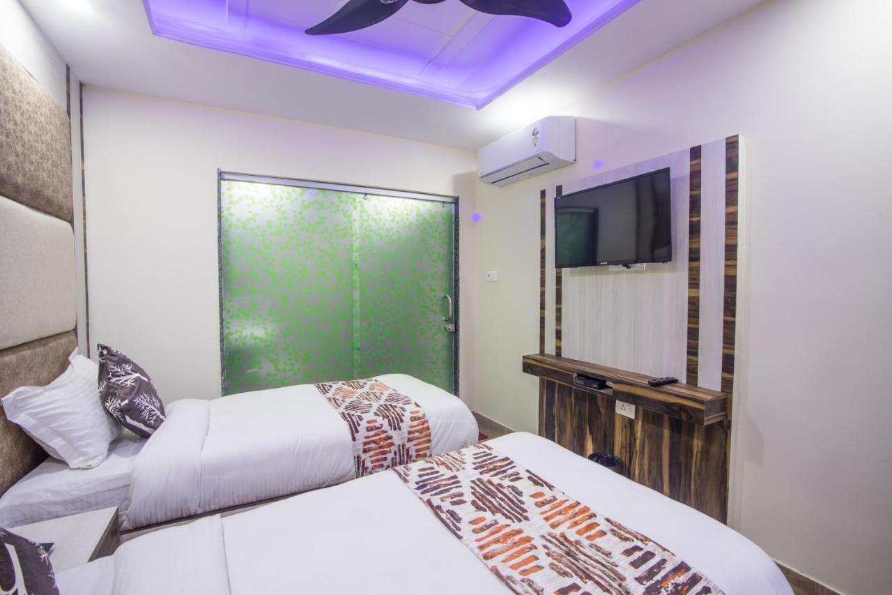 Hotel Harsha International New Delhi Bagian luar foto