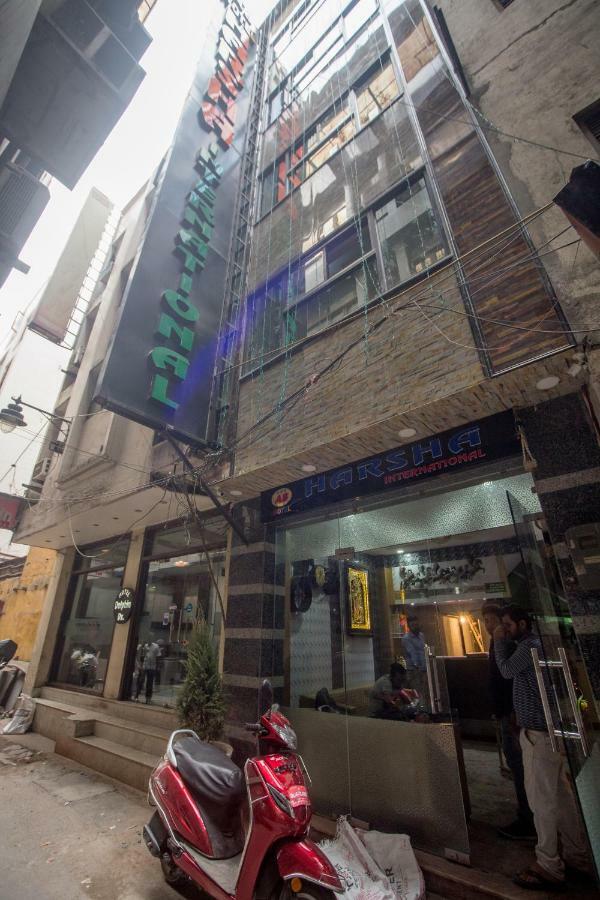 Hotel Harsha International New Delhi Bagian luar foto