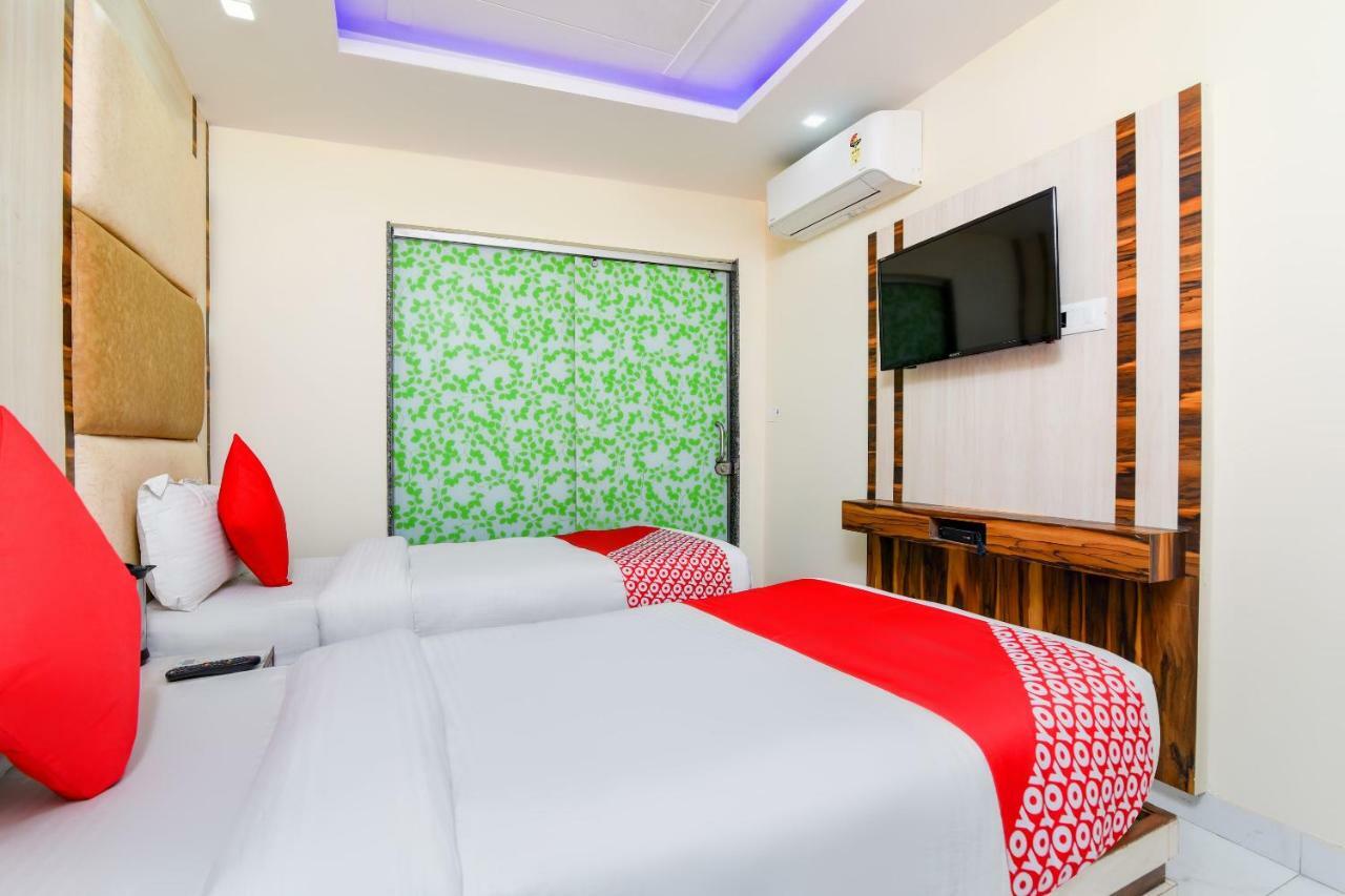 Hotel Harsha International New Delhi Bagian luar foto
