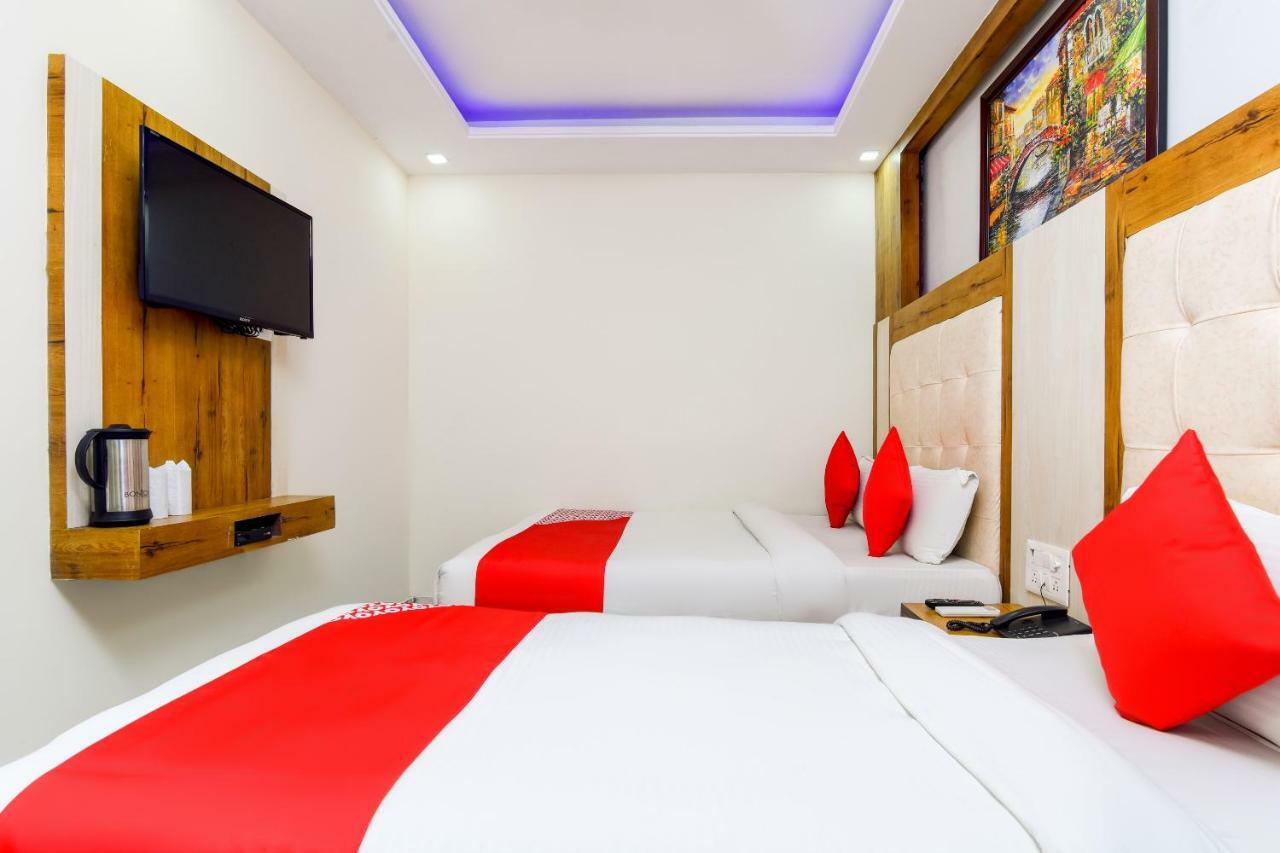 Hotel Harsha International New Delhi Bagian luar foto