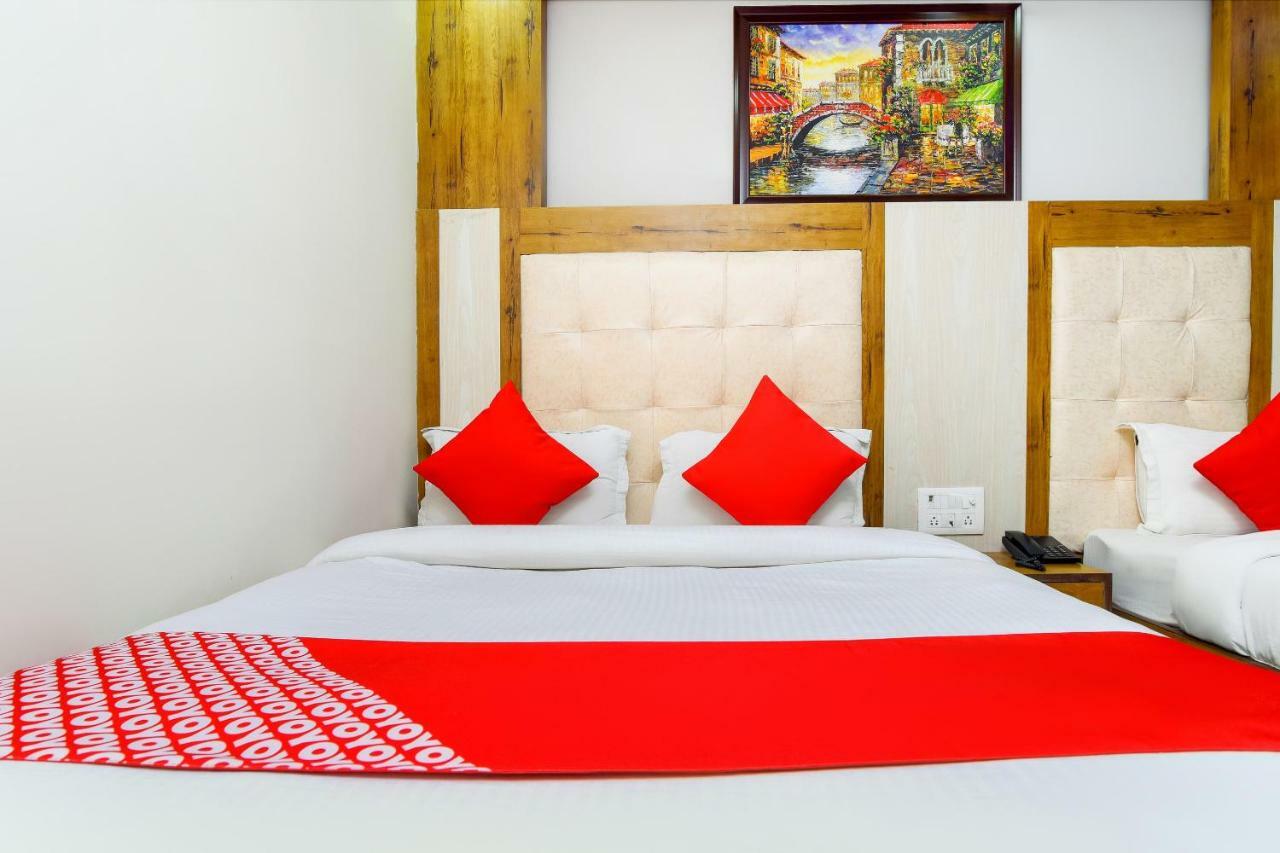 Hotel Harsha International New Delhi Bagian luar foto