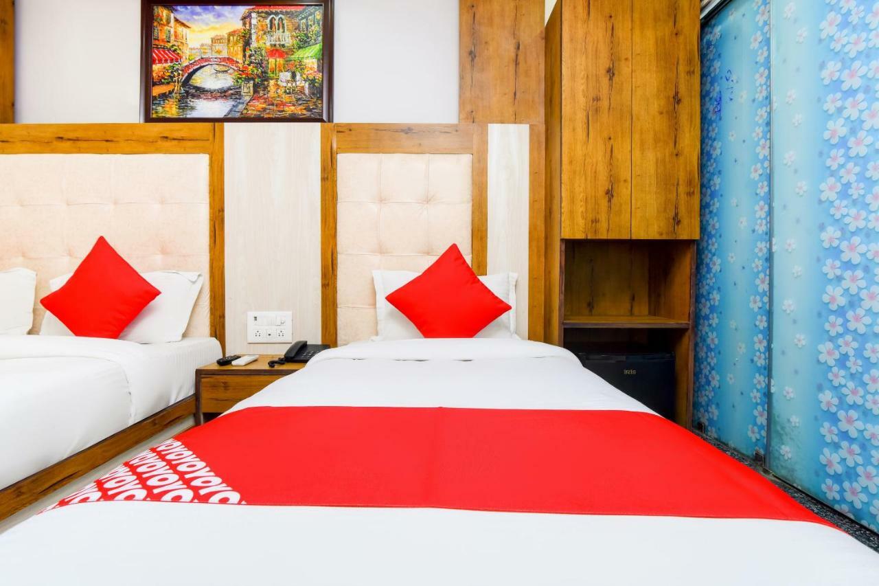 Hotel Harsha International New Delhi Bagian luar foto