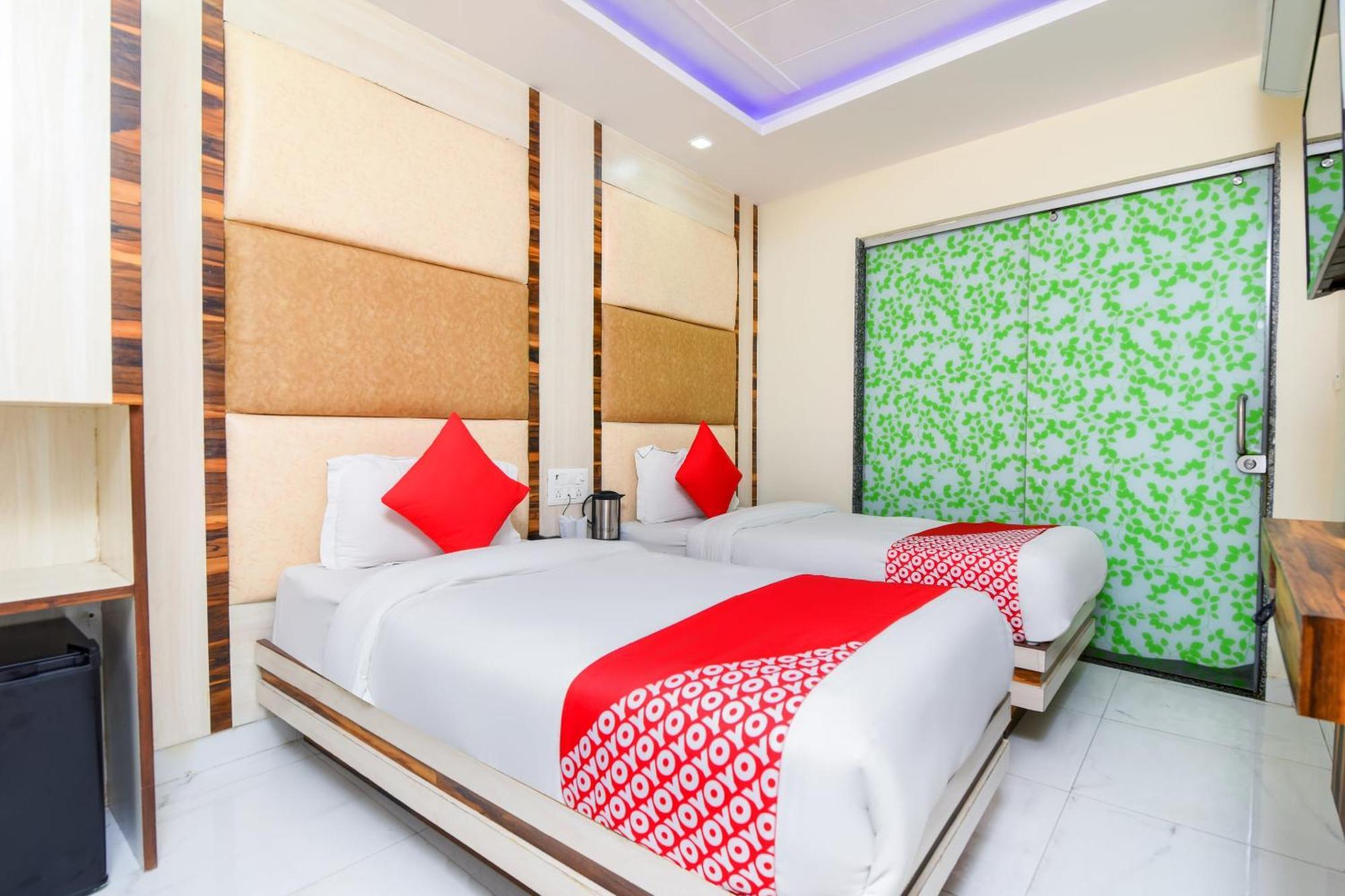 Hotel Harsha International New Delhi Bagian luar foto